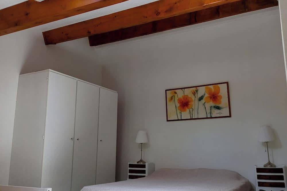Ganze Wohnung, Duplex overlooking racecourse 400m from the beach in Hyeres, Parc national Port-Cros