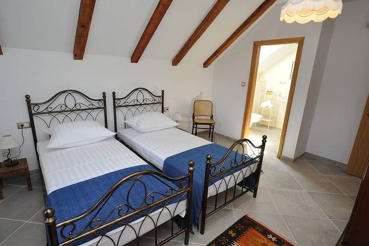 Villa in Tijarica mit privatem Pool in Makarska Riviera
