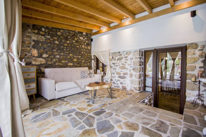 Alexander Aqua Oasis  - Poolside Garden Getaway in Serres e dintorni