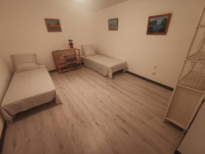 Location de vacances pour 6 personnes, avec piscine ainsi que vue et jardin, animaux acceptés à Loupian - 4