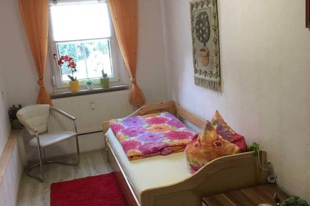 Entire apartment, Vacation apartment 2 Alte Kaserne - Holiday apartments Alte Kaserne close to Lake Drewen in Wesenberg, Mecklenburg-Strelitz