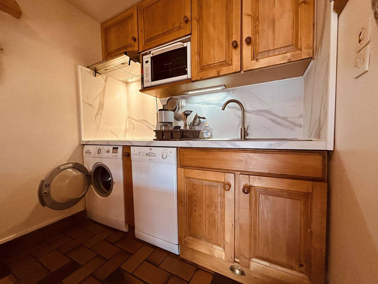 Apartamento entero, Apartamento de montaña con entrepiso y balcón, 5 plazas, Monêtier-les-Bains, cerca de pistas in Le Monêtier-les-Bains, Serre Chevalier