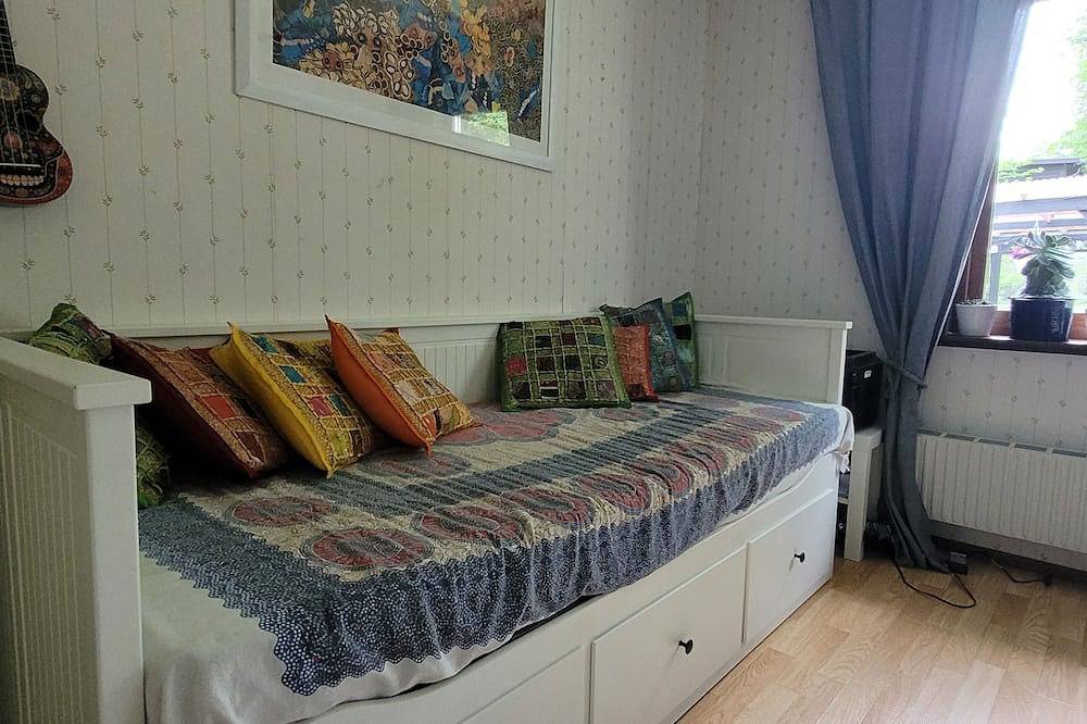 Cheerful 4-bedroom villa with a big cozy garden in Schwedische Ostsee