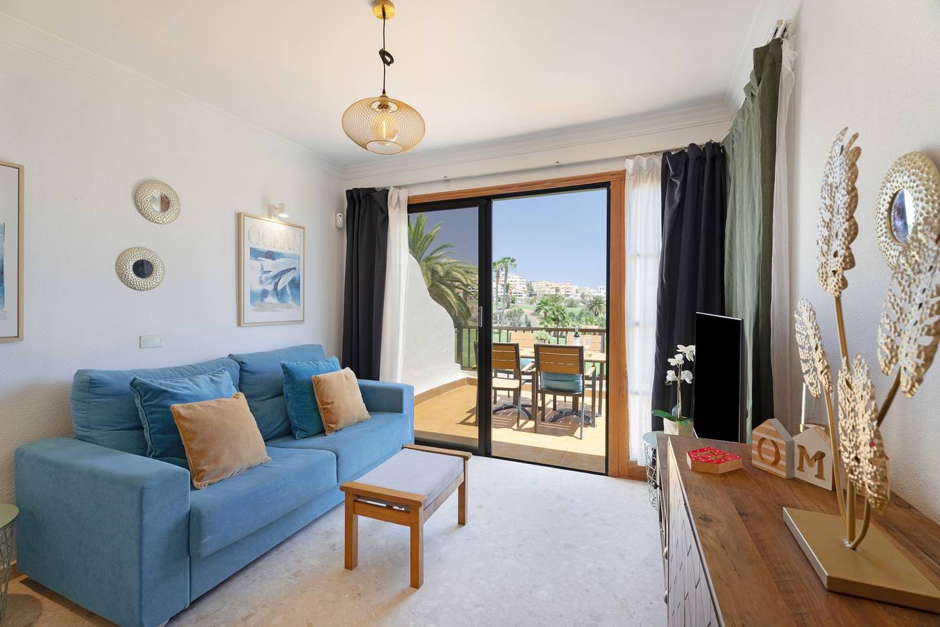 Ganze Wohnung, Urlaub 'Atlantic Color Views' mit Meerblick, Gemeinschaftspool und Wi-Fi in Las Adelfas, Amarilla Golf