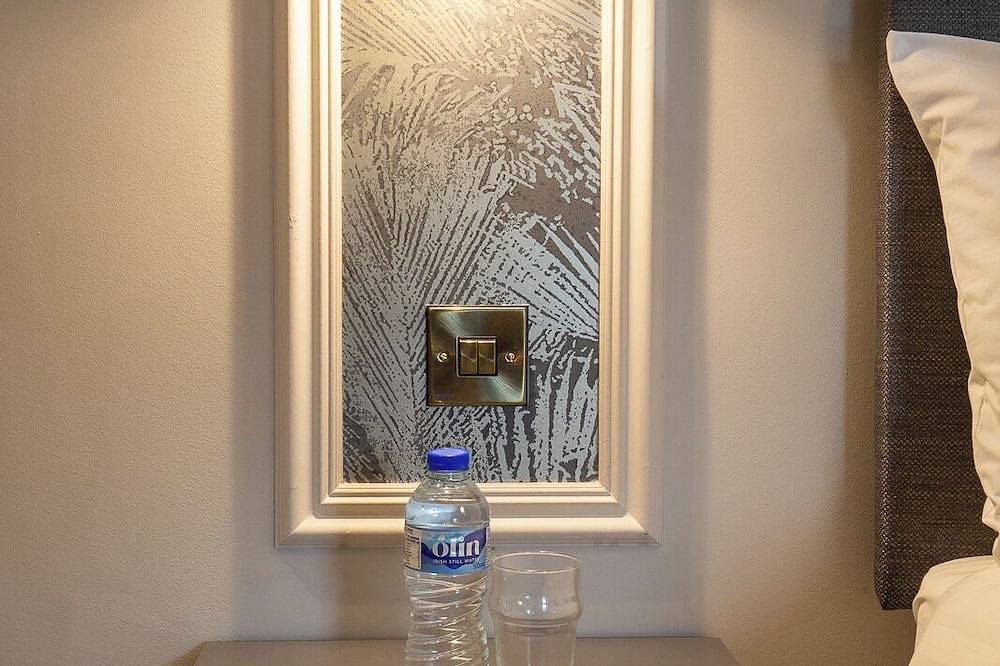 \nmodern Snug room in the heart of Galway in St Nicholas, Galway