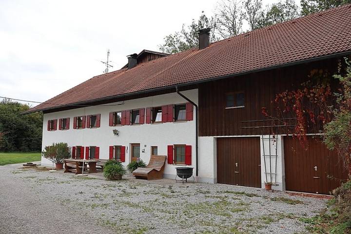 Ferienhaus für 9 Personen, mit Garten und Terrasse in Roßhaupten