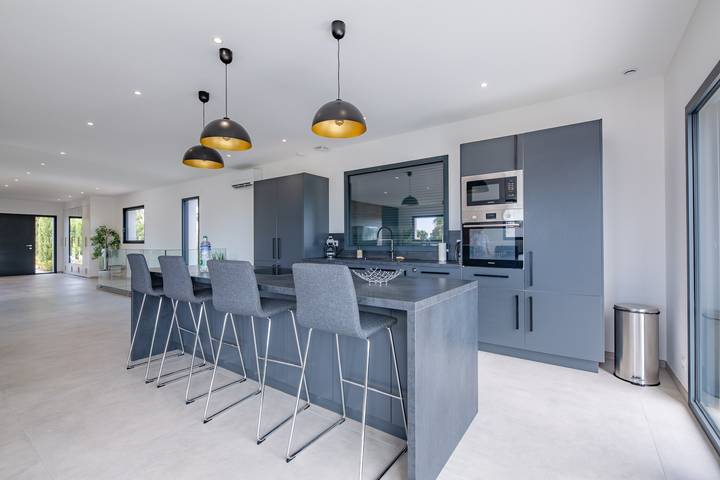 Villa pour 8 personnes, avec jardin ainsi que piscine et terrasse dans Saint-Aygulf - 3