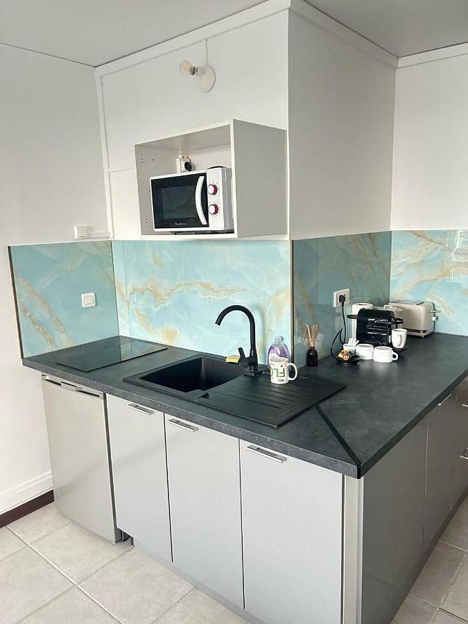 Gîte pour 2 personnes, avec terrasse ainsi que piscine et vue dans Plage de la Datcha - 3