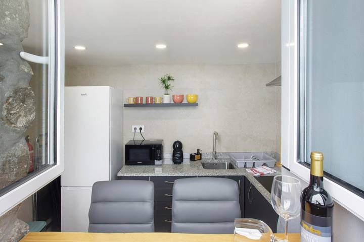 Entire studio, Studio Apartment '- Casa Do Avós' with Sea View, Wi-Fi and Air Conditioning in São Vicente (Madeira), Madeira