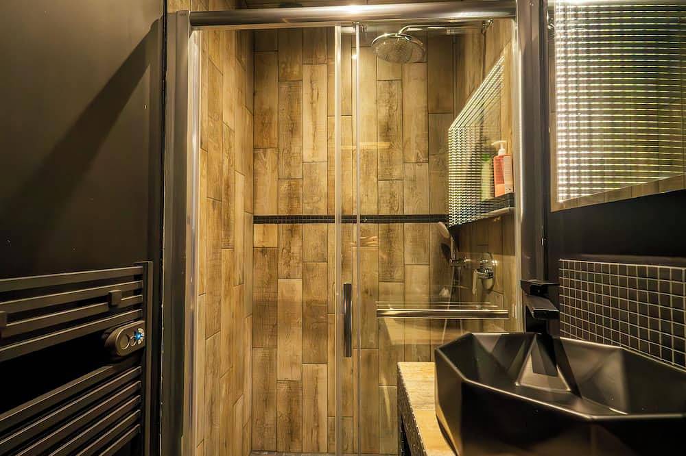 Appartement entier, La Suite d’Exception : Cinéma Privé & Spa de Rêve” in Précy-sur-Oise, Oise