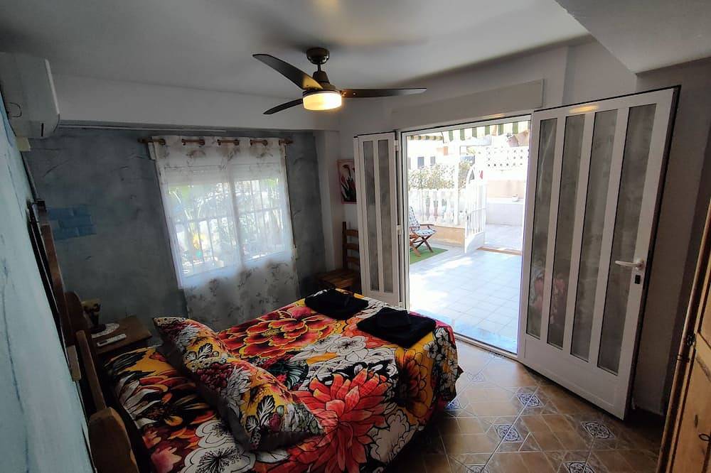 Maite apartment. Guardamar del Segura in Playa Moncayo, Guardamar del Segura
