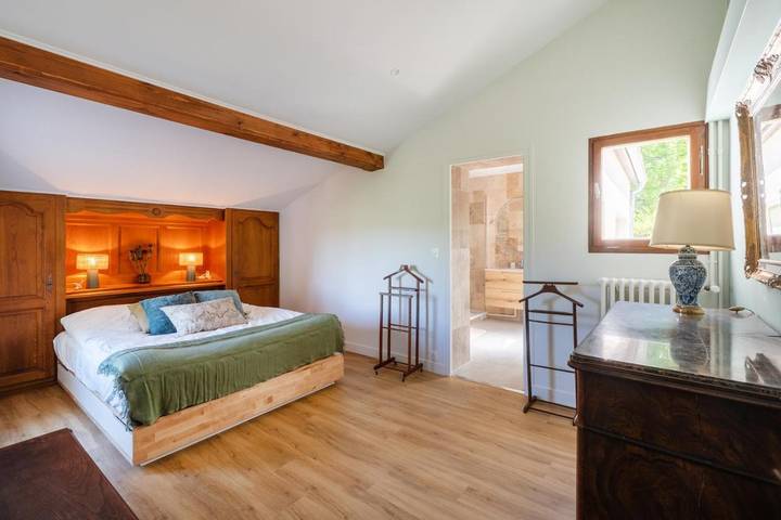 Location de vacances pour 5 personnes, avec Terrasse ainsi que Jardin et Vue à Annay-sur-Serein - 2