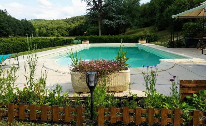 Location de vacances pour 6 personnes, avec jardin ainsi que piscine et vue à Nadaillac-de-Rouge - 2