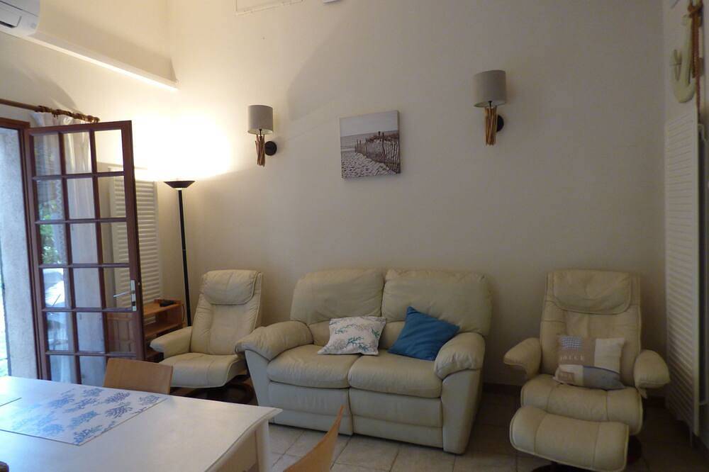Ganze Wohnung, Apartment with swimming pool near Grasse, the city of perfumes (06) in Le Tignet, Mittelmeerküste (Frankreich)