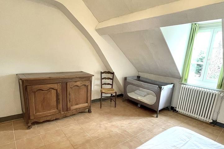 Gîte pour 15 personnes, avec terrasse et jardin à Vallières-les-Grandes - 4