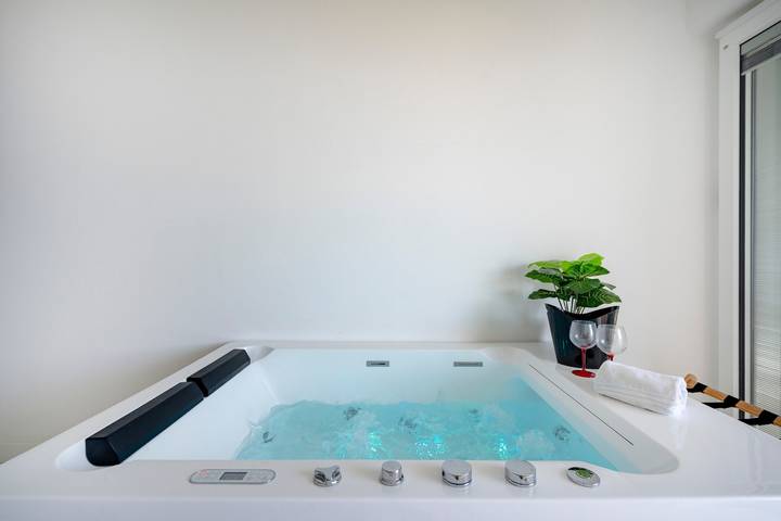 Holiday Home 'Angel Suite 2' with Balcony, Wi-Fi and Air Conditioning in Fasano, Salento