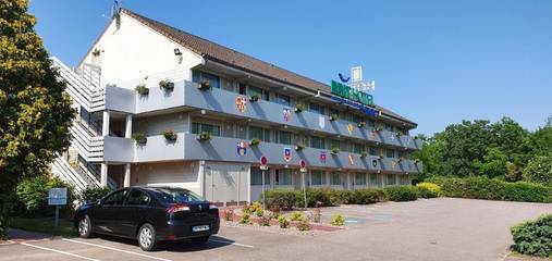 Hôtel pour 2 personnes, avec jardin ainsi que piscine et terrasse à Rehainviller