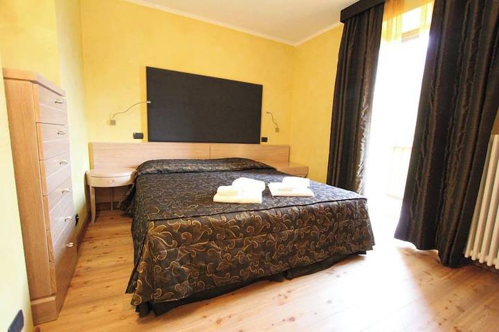 Gîte pour 6 personnes, avec piscine ainsi que jacuzzi et balcon à Pragela - 2