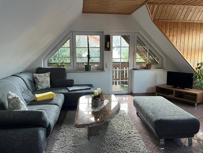 Ferienwohnung für 4 Personen, mit Balkon und Terrasse sowie Ausblick in Zella-Mehlis