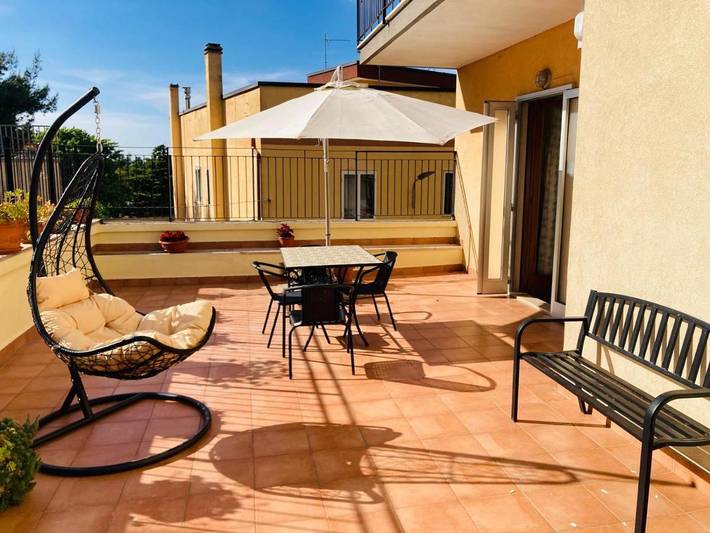 Appartamento per 5 persone, con balcone e panorama, adatto a famiglie con bambini in Mottola