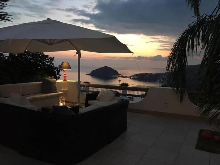 Appartamento per 3 persone, con Terrazza e Giardino nonché Piscina e Panorama a Barano d'Ischia