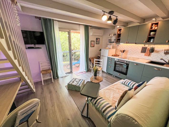 Gîte pour 2 personnes, avec terrasse et jardin dans Port Santa-Lucia - 2