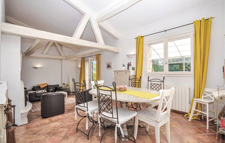 Poolterrasse mit Parkplatz und Internet in Grasse, Mittelmeerküste (Frankreich)