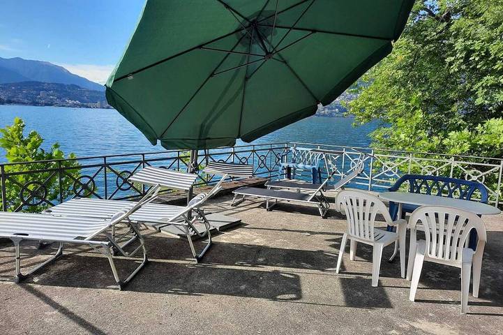 Vacation home with exclusive lake view, on Lake Lugano - lakeside plot, hiking area. in Lugano, Lac de Lugano