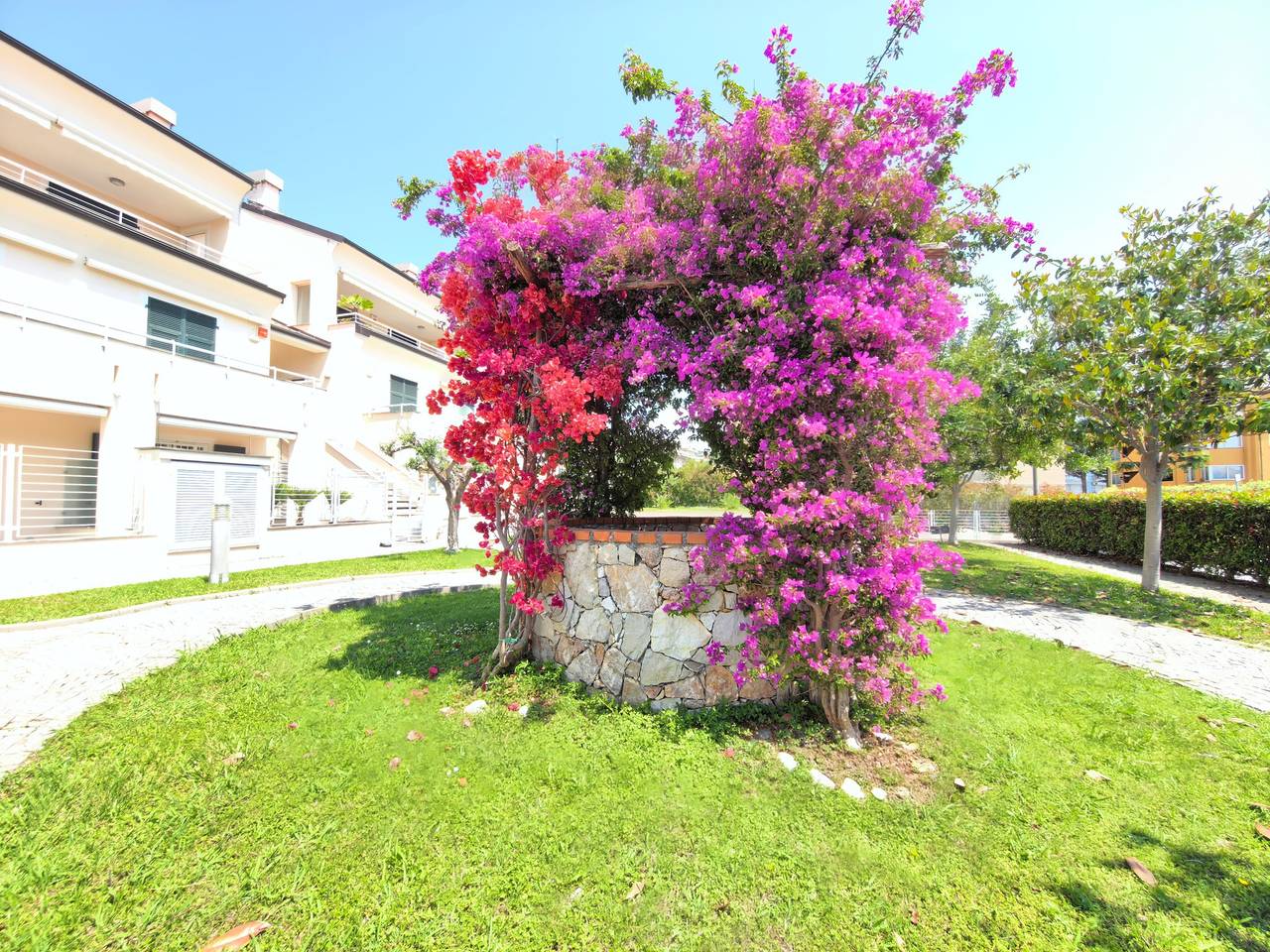 Ganze Wohnung, Apartment „M&M House Beach – 4 Salti Dal Mare“ mit Bergblick, Wlan und Klimaanlage in Loano, Riviera di Ponente