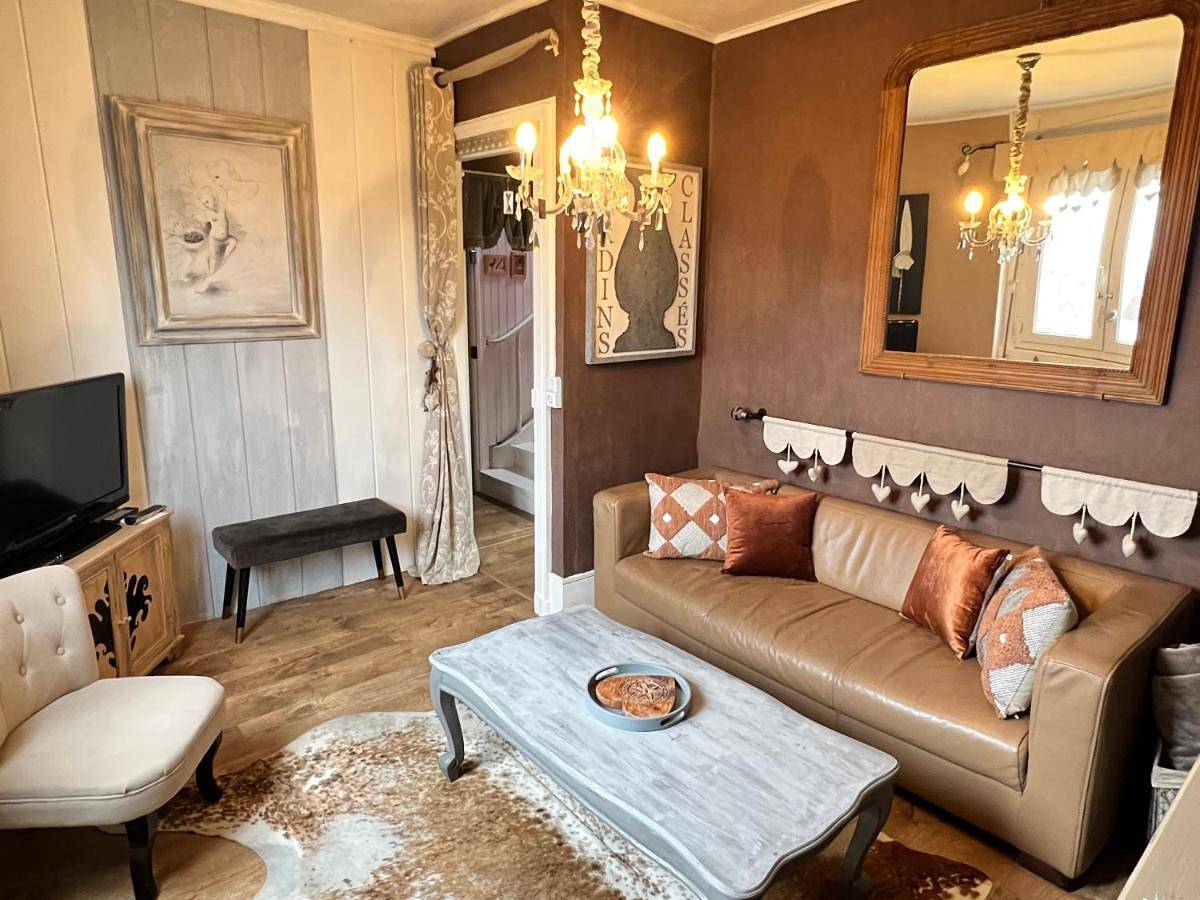 Appartement entier, Two-Bedroom Apartment in Trouville-sur-Mer, Région de Lisieux