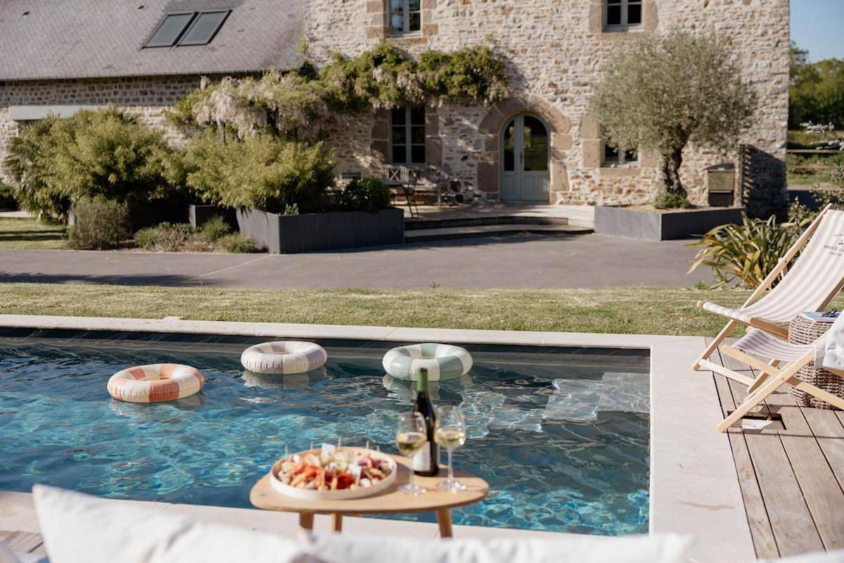 Manoir de la Nogrie - Chambre de charme avec accès privatif - Piscine chauffée sur domaine 5 étoiles à la campagne in Val-d'Izé, Fougères-Vitré