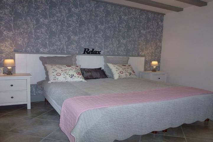 Gîte pour 4 personnes, avec Jacuzzi ainsi que Terrasse et Jardin à Chasseneuil-sur-Bonnieure - 2