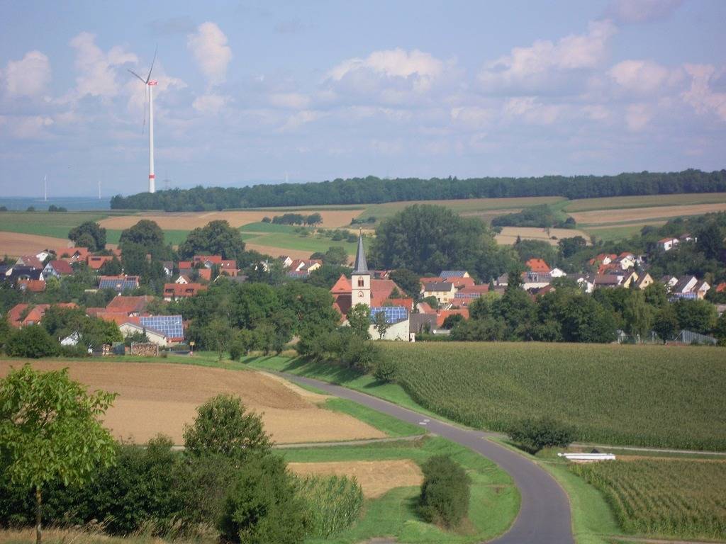 Ganze Wohnung, Ferienwohnung Wilpert - Ferienwohnung 70qm - mit Terrasse und Wlan in Maindreieck