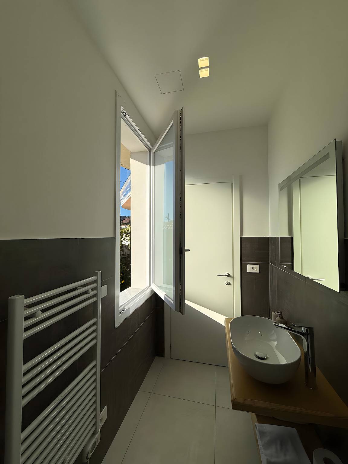 'Joyfül Accomodation Camera 5' mit Wi-Fi und Klimaanlage in Finale Ligure, Finale Ligure Gemeinde