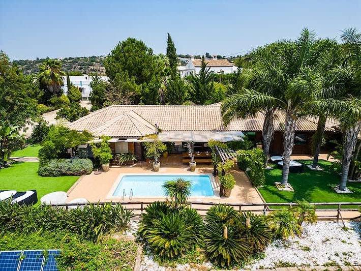 Casa de férias para 7 pessoas, com jardim e piscina, com animais de estimação em Boliqueime