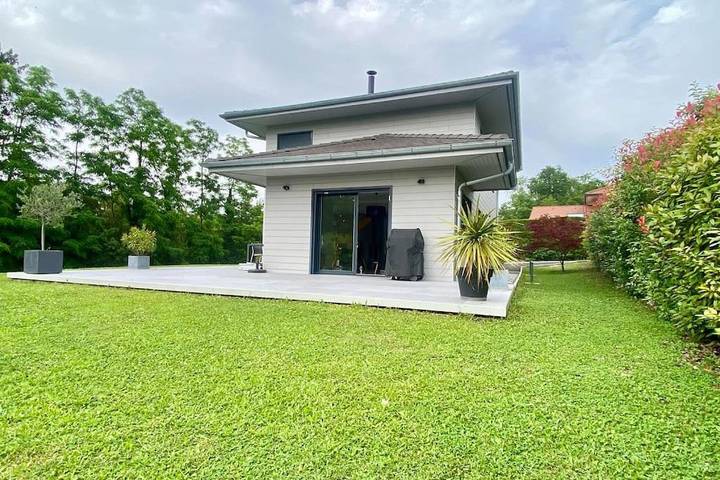 Location de vacances pour 8 personnes, avec jardin et terrasse à Messery - 4