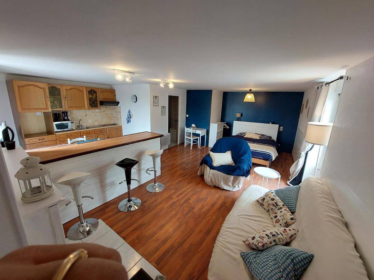 Appartement entier, One-Bedroom Apartment in Pontorson, Région d'Avranches