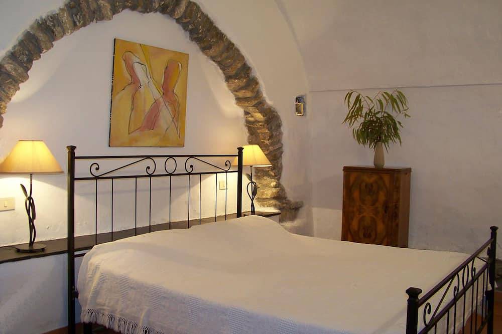 Ganze Wohnung, Elegante Wohnung, Traumgarten, Strandnähe. in Dolcedo, Dolcedo Gemeinde