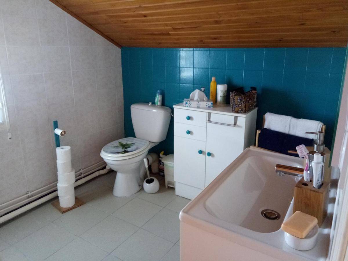 Appartement de vacances entier, Deluxe Room (2 Adults + 1 Child) in Lannemezan, Hautes-Pyrénées