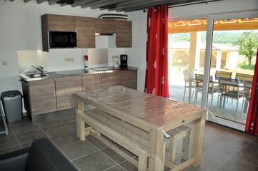 Gîte pour 6 personnes, avec jardin ainsi que terrasse et piscine à Vallon-Pont-d'Arc