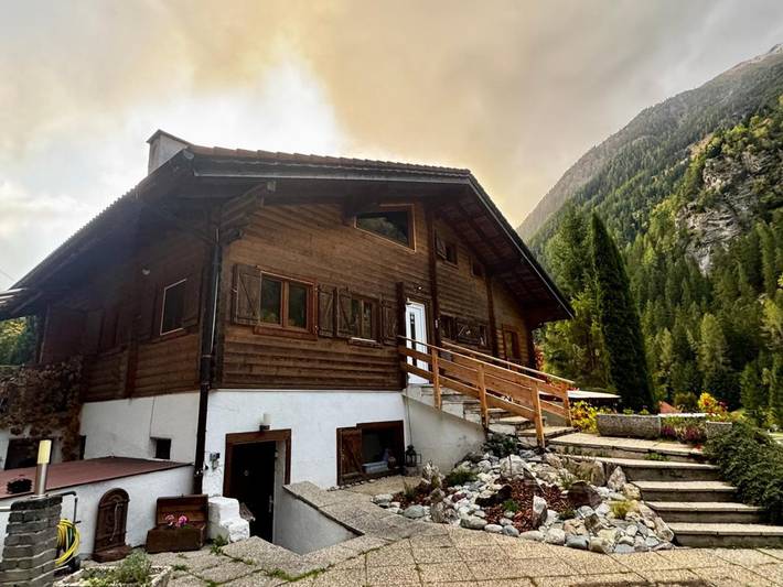 Ferienwohnung für 9 Personen, mit Garten und Terrasse sowie Ausblick im Pitztal