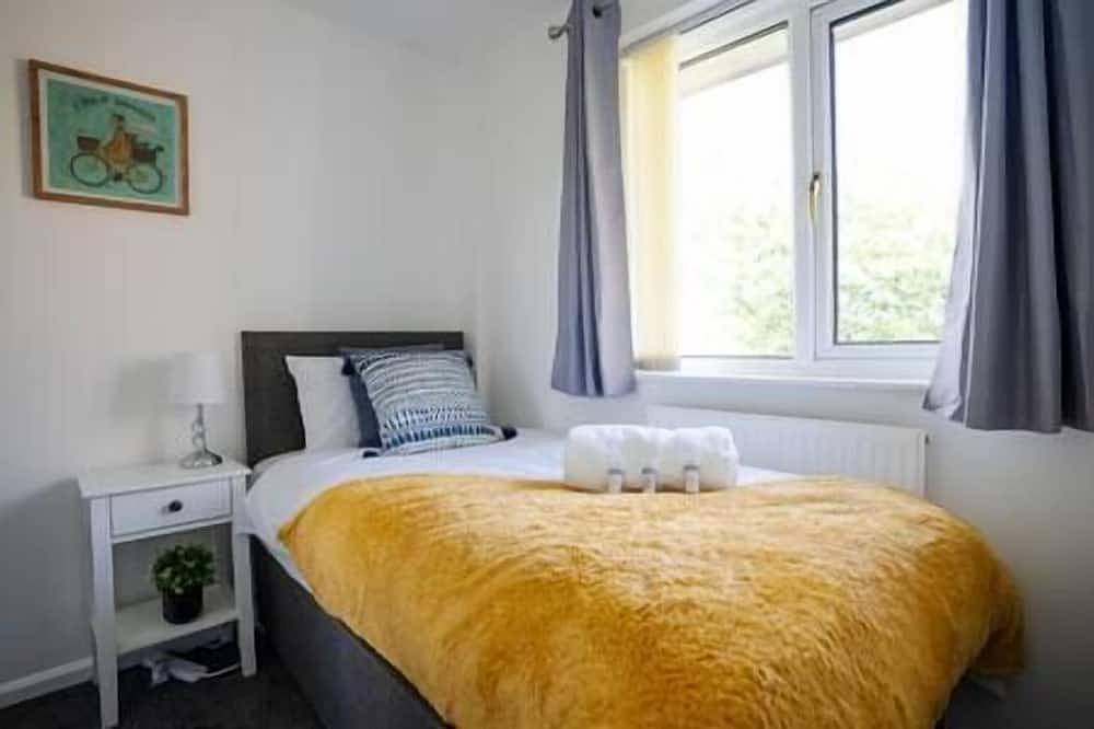 Entire apartment, Cosy Apt-Workers-Families-Kitchen-Parking-Fast Wifi, Self Check-in in South Yorkshire