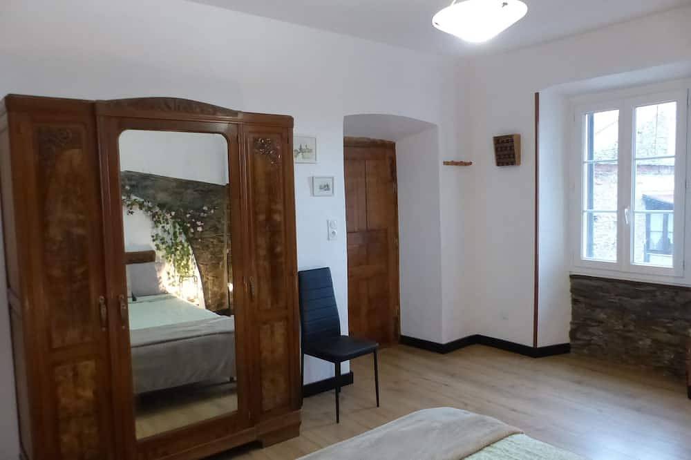 Apartamento entero, Entre mer et Montagne,au Coeur de Cervione,appartement Entièrement Rénové in Cervione, Región de Corte