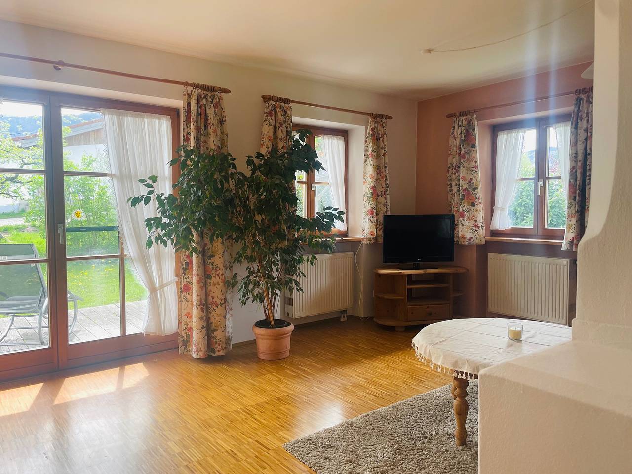 Ganze Ferienwohnung, Ferienwohnung Bina - Idyllische Ferienwohnung Bina mit Südterrasse in Bad Feilnbach, Alpenland Tegernsee Schliersee