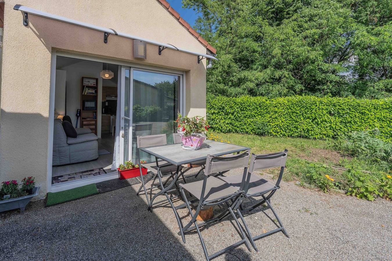 Studio entier, Studio « Jardin Fleuri - Proche Foix » : Vue Montagne, Terrasse Privée & Wi-Fi in Saint-Paul-de-Jarrat, Ariège
