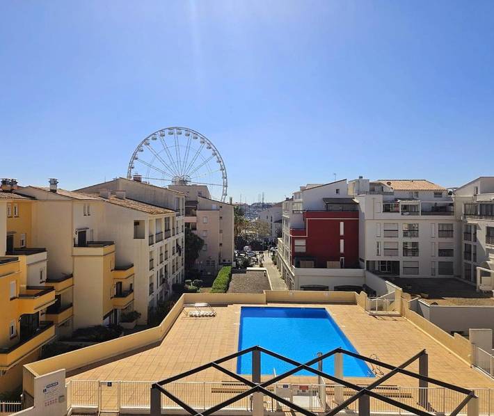 Appartement de vacances pour 4 personnes, avec vue ainsi que piscine et jardin, animaux acceptés