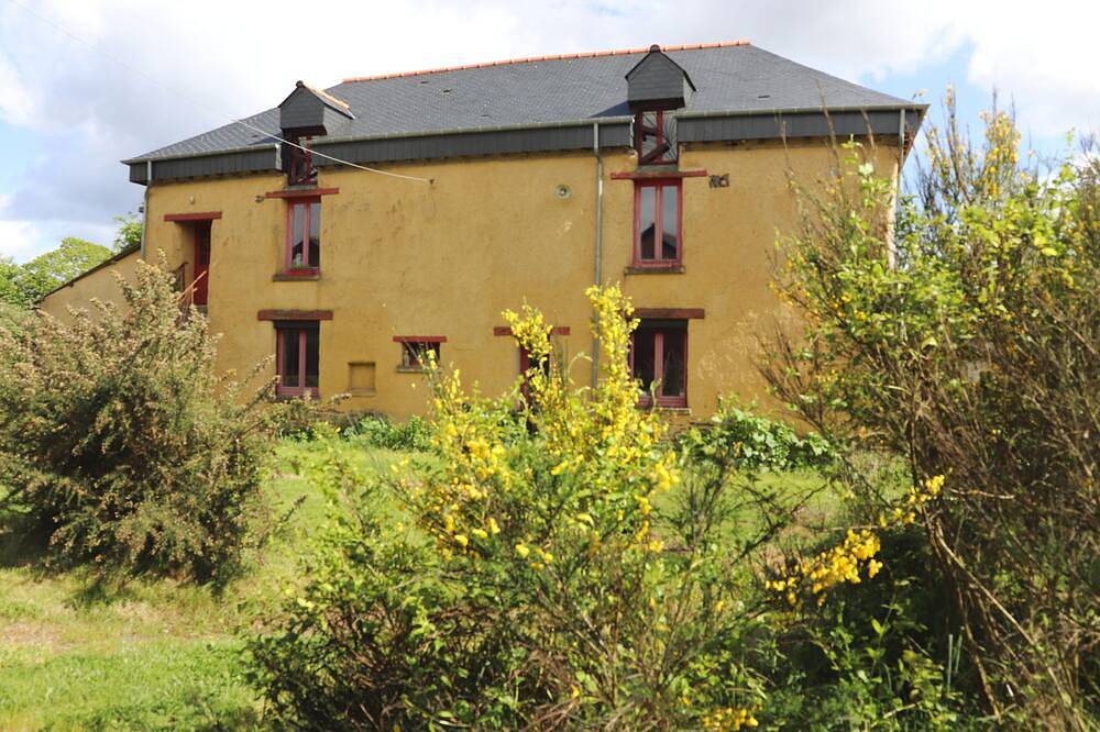 Charme et Nature - Chambre dans maison en terre crue en Pays de Brocéliande in Saint-Méen-le-Grand, Région de Rennes