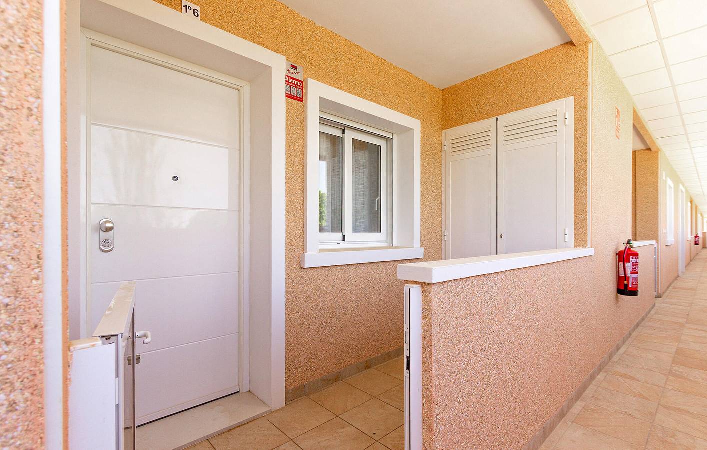 Entire vacation apartment, Beachside Apartment with Parking, Pool, Terrace & Internet in El Mojón (Alicante), Pilar de la Horadada