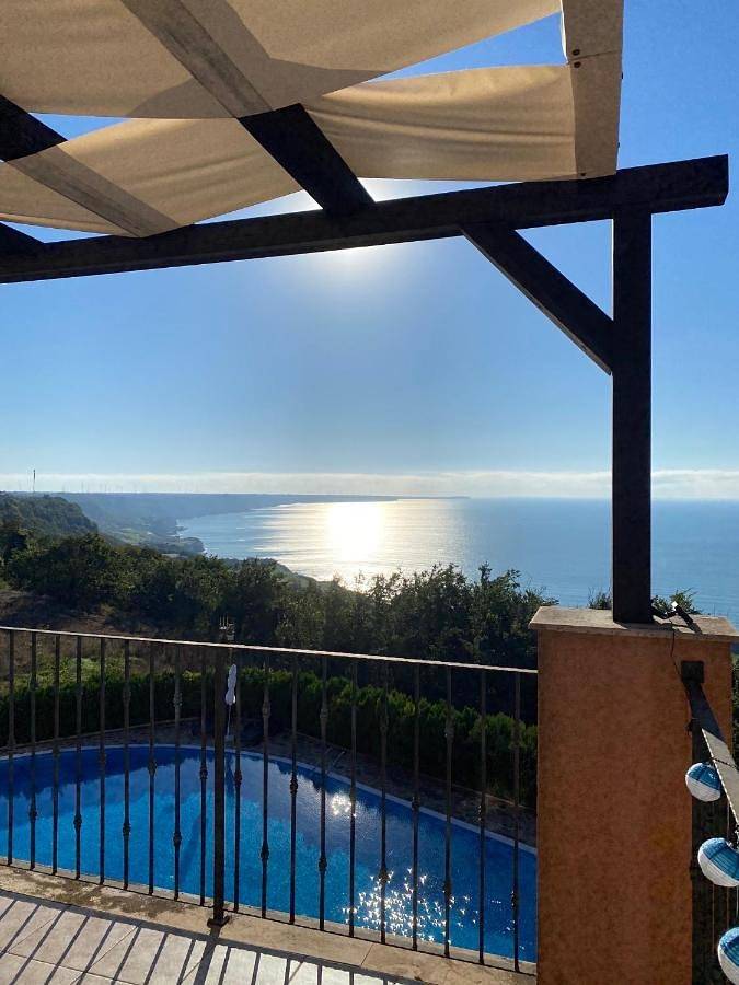 Ferienwohnung für 6 Personen, mit Garten und Kinderpool sowie Pool und Ausblick - 1