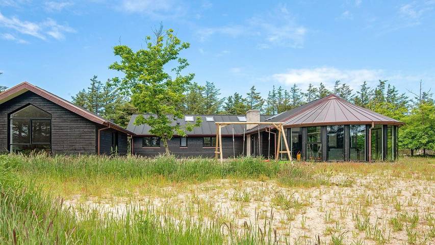Ferienhaus für 15 Personen, mit Sauna und Whirlpool sowie Terrasse in Grønhøj Strand